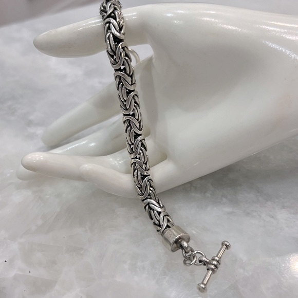 Sterling Silver Thick Solid Borobudur Link Toggle Clasp Bracelet - Picture 8 of 13